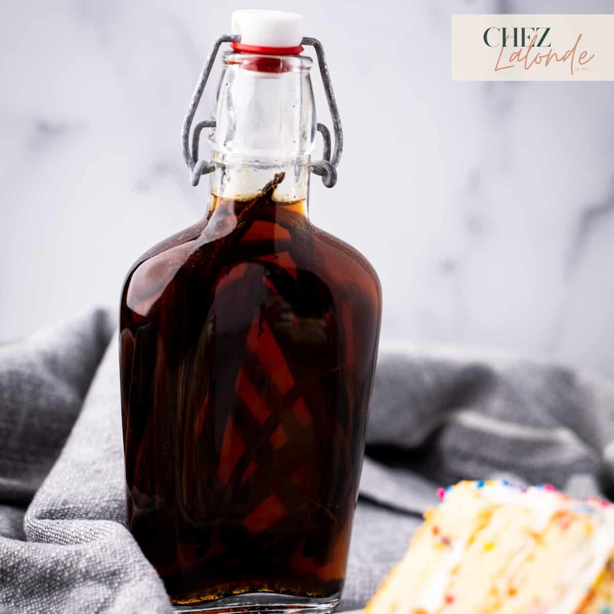 Quick and Easy Homemade Sous Vide Vanilla Extract 